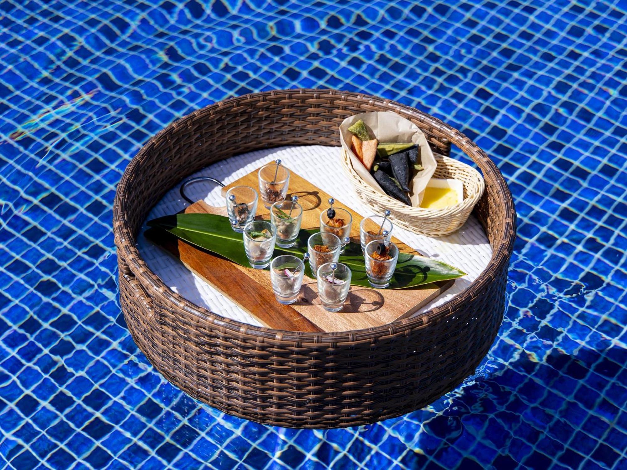 Aquasense Hotel & Resort Онна Екстериор снимка