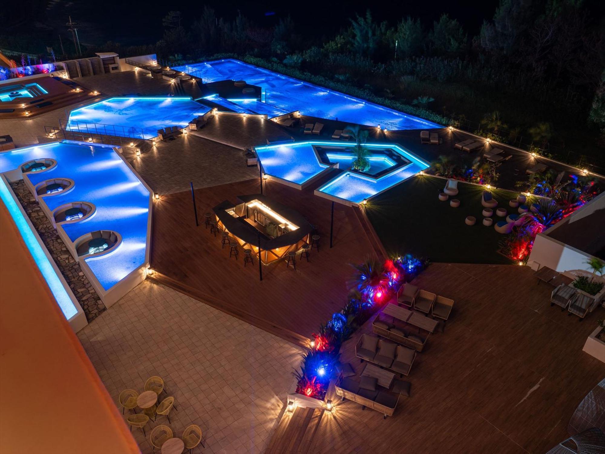 Aquasense Hotel & Resort Онна Екстериор снимка